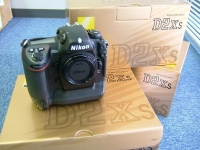 Nikon D2X Digital SLR Camera (Body Only)---1200Euro